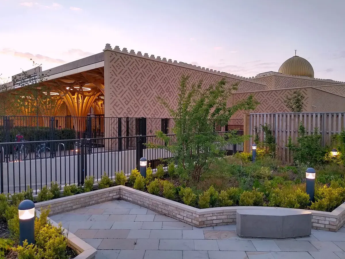 Cambridge Central Mosque — Church, Romsey, Cambridge
