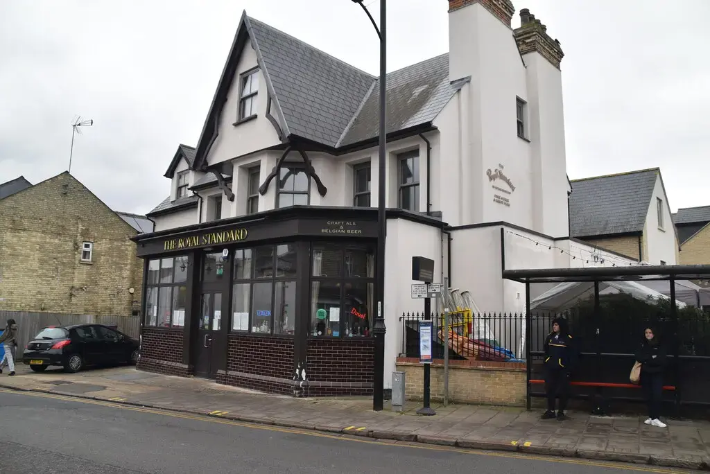 The Royal Standard — Pub, Romsey, Cambridge