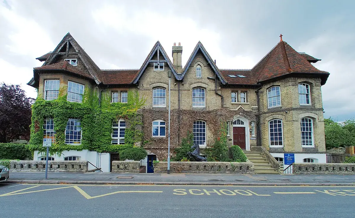 Sancton Wood School — School, Petersfield, Cambridge